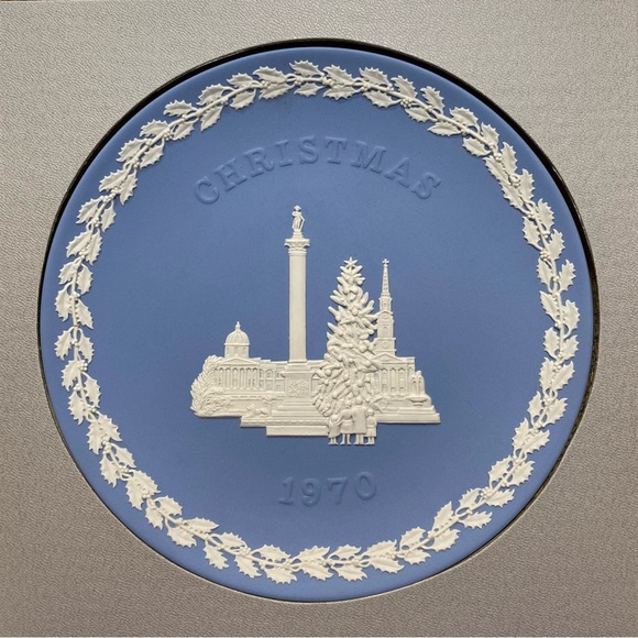 Wedgwood NEW Vintage 1970 Christmas Plate Trafalgar Square Blue White Jasper 8” - Picture 2 of 10